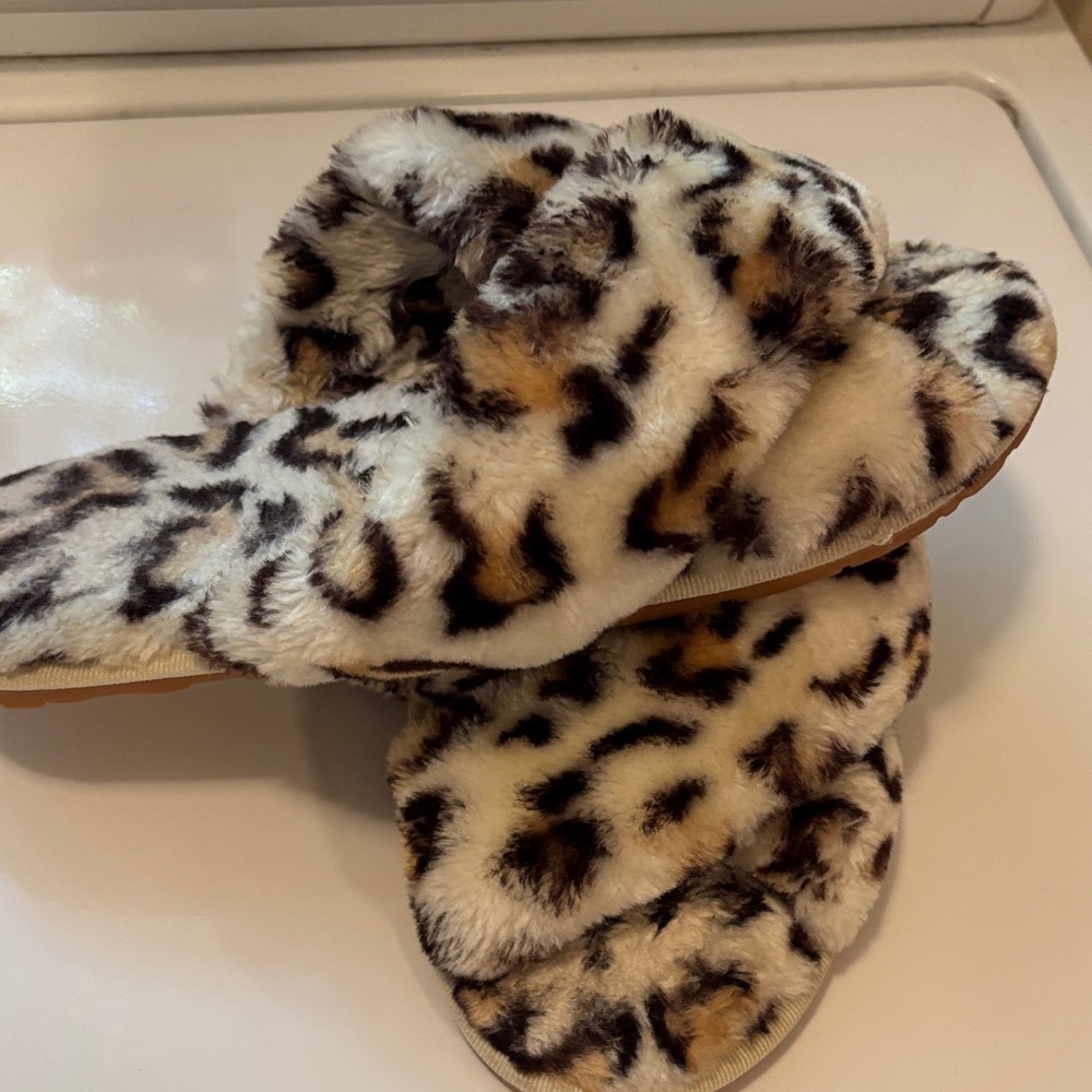 Leopard Print Faux Fur Women's Slippers - 8.5